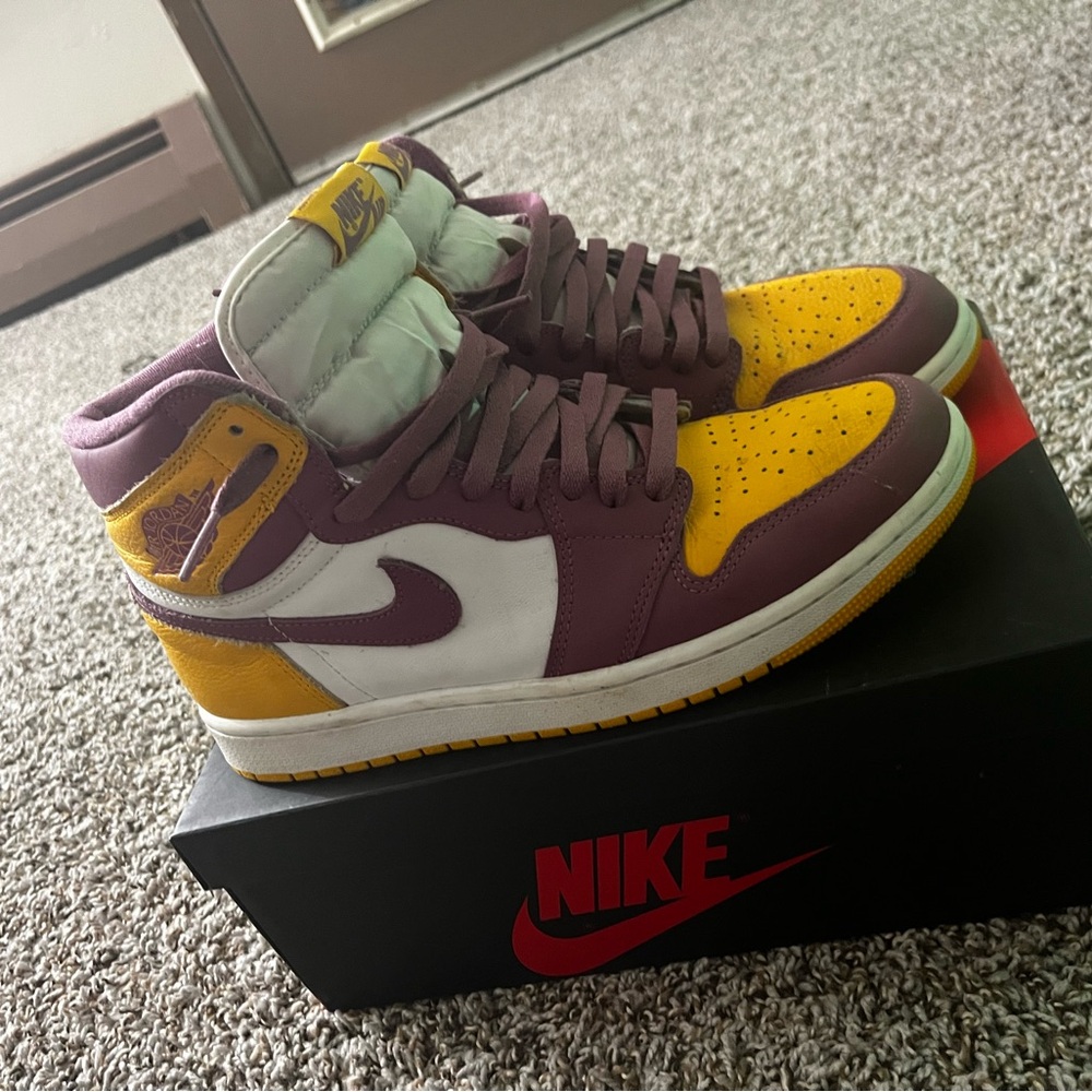 Air Jordan 1 brother hood 9.5
